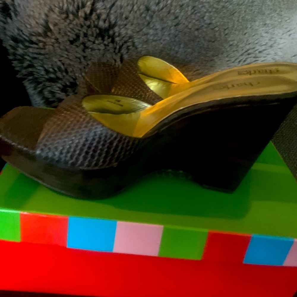 Amazing snake skin wedge